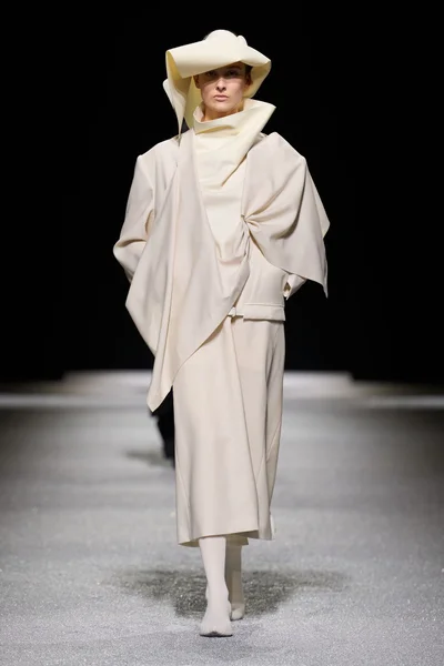 Look 24